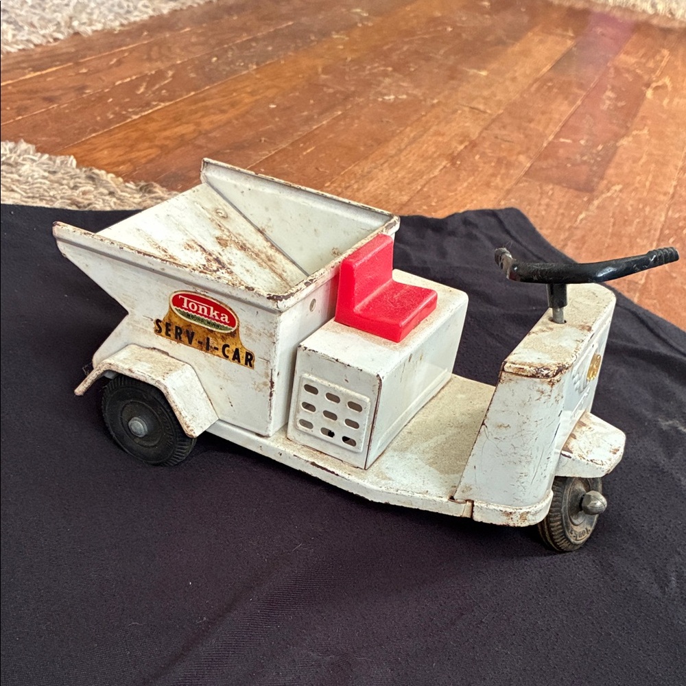 Vintage Tonka White and Red SERV-I-CART